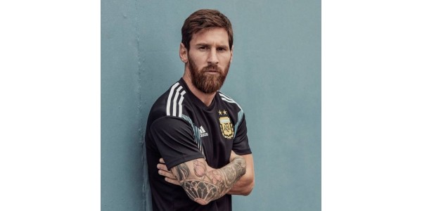 Argentiina 2018 World Cup pelipaita Julkaistu